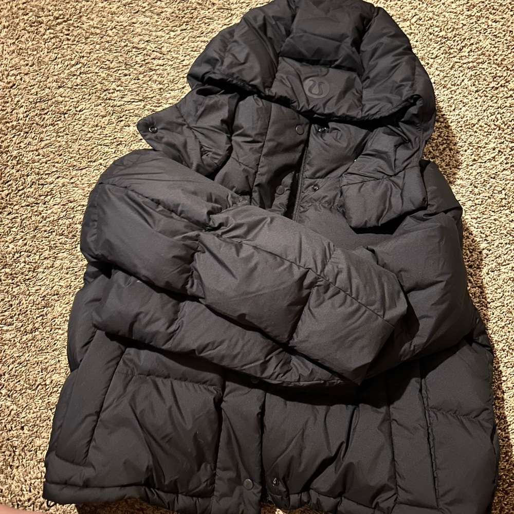 Lululemon woman’s wunder puff jacket size 12